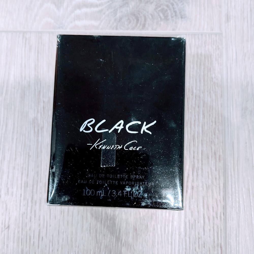 BLACK Kenneth Cole